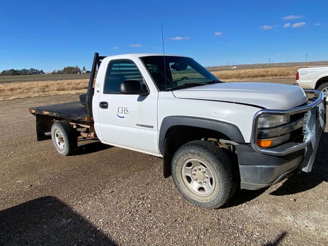 Image of Chevrolet 2500HD equipment image 3