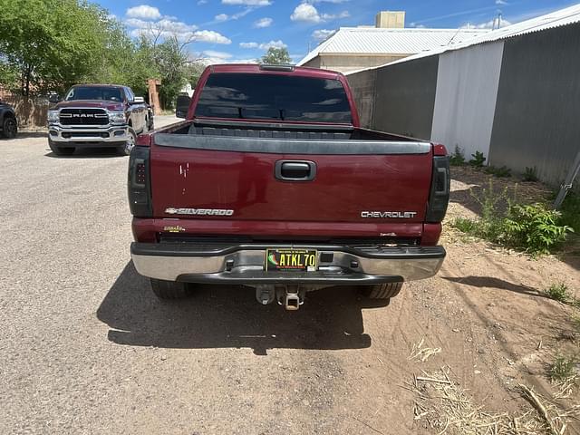 Image of Chevrolet 2500HD equipment image 4