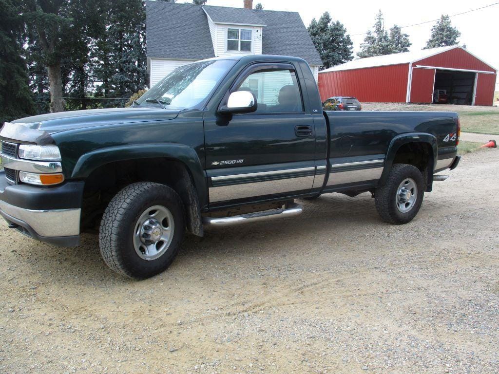 2001 Chevrolet 2500HD Equipment Image0