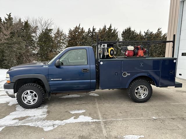 Image of Chevrolet 2500HD equipment image 1