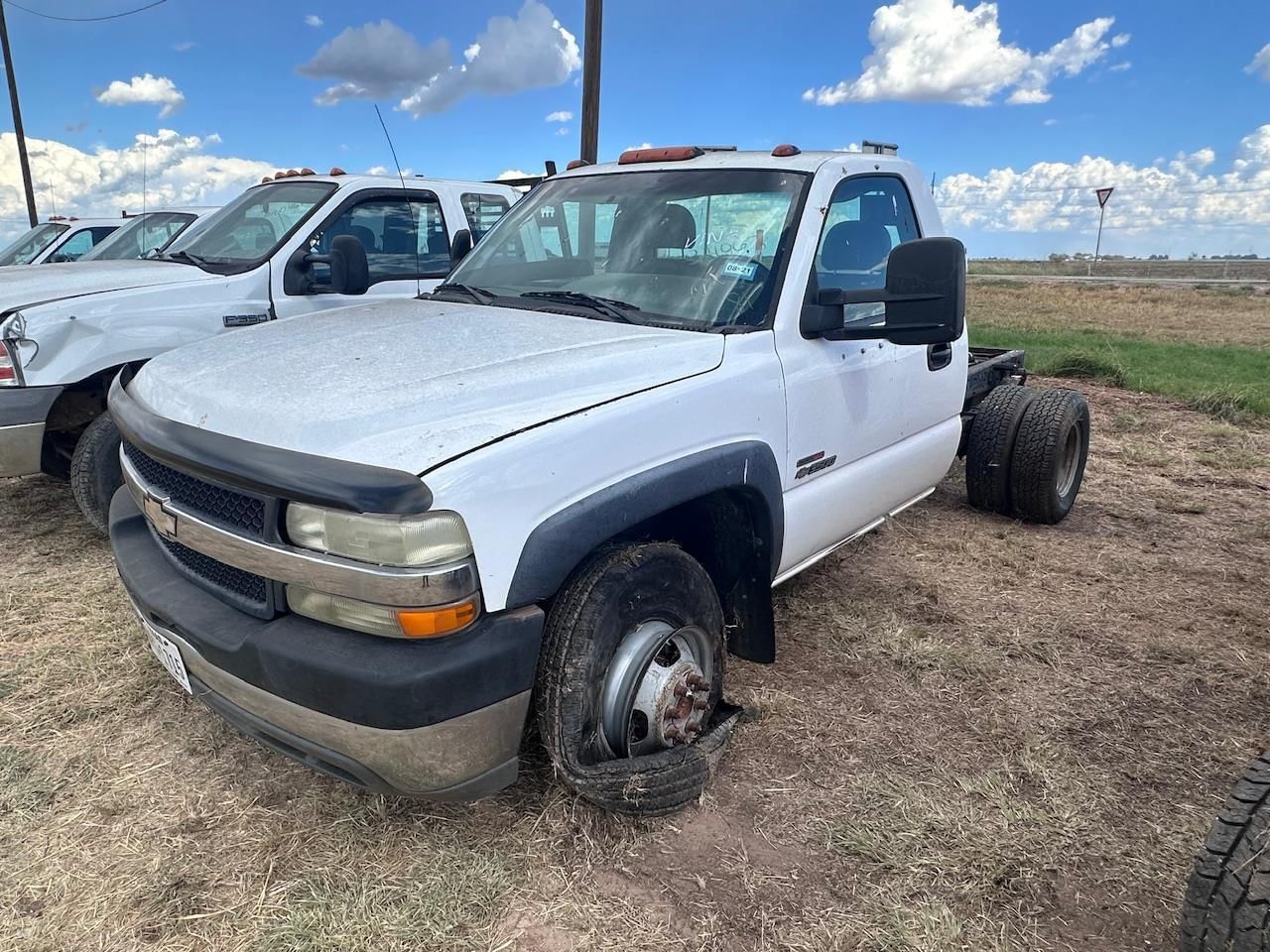 2001 Chevrolet 3500 Equipment Image0