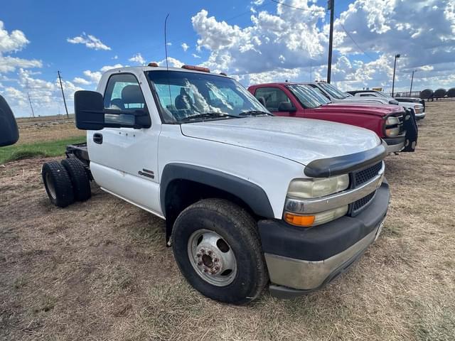 Image of Chevrolet 3500 equipment image 2