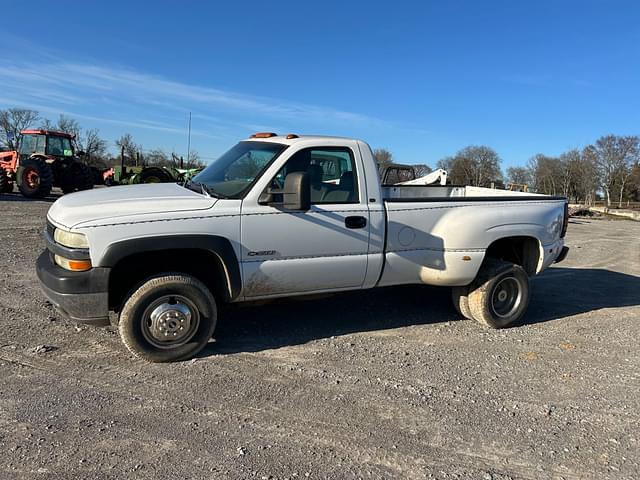 Image of Chevrolet 3500 equipment image 1