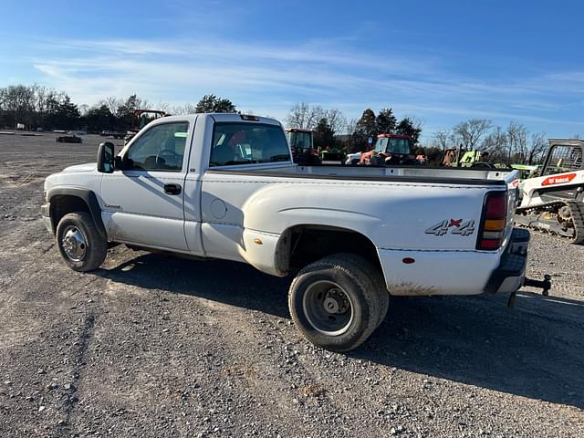 Image of Chevrolet 3500 equipment image 2