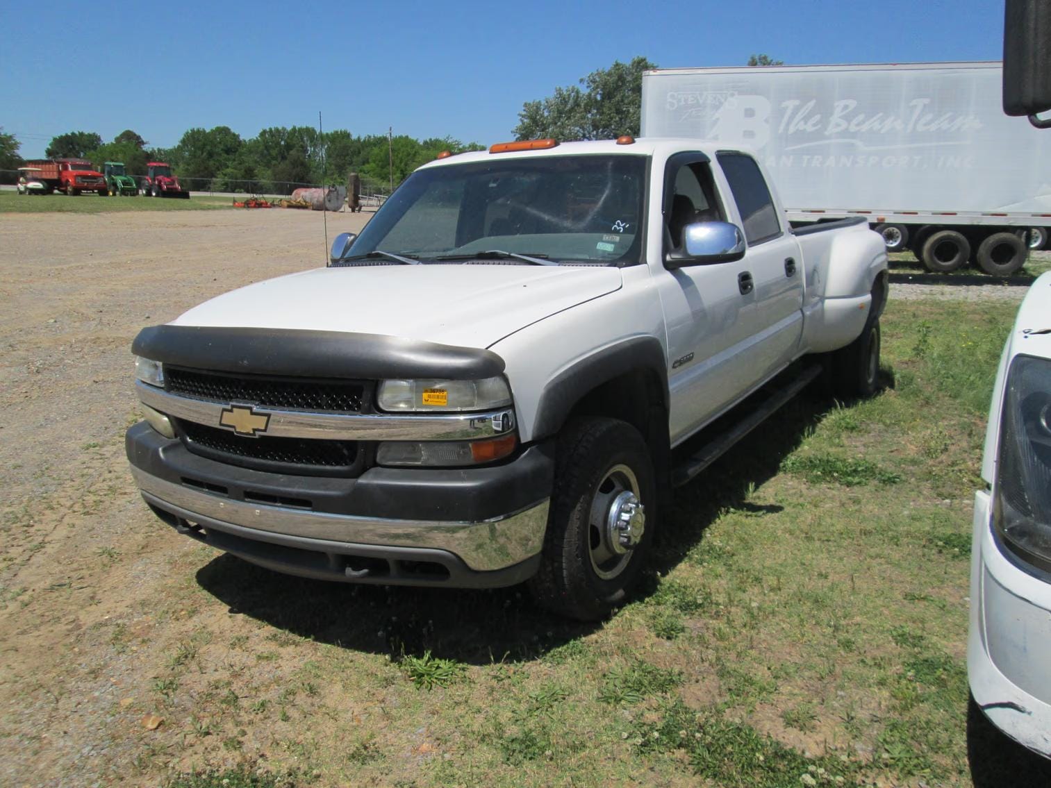 2001 Chevrolet 3500 Equipment Image0