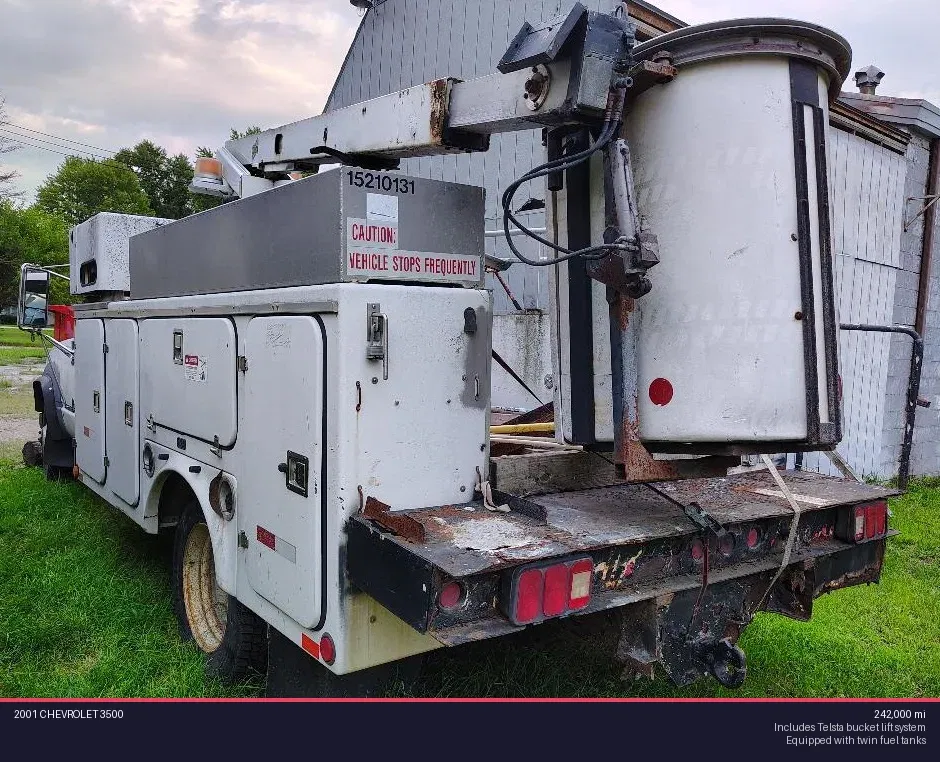 2001 Chevrolet 3500 Equipment Image0