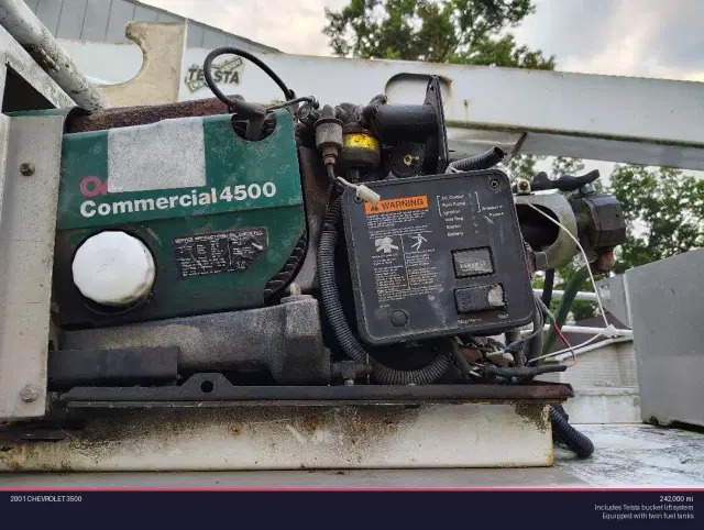 Image of Chevrolet 3500 equipment image 3
