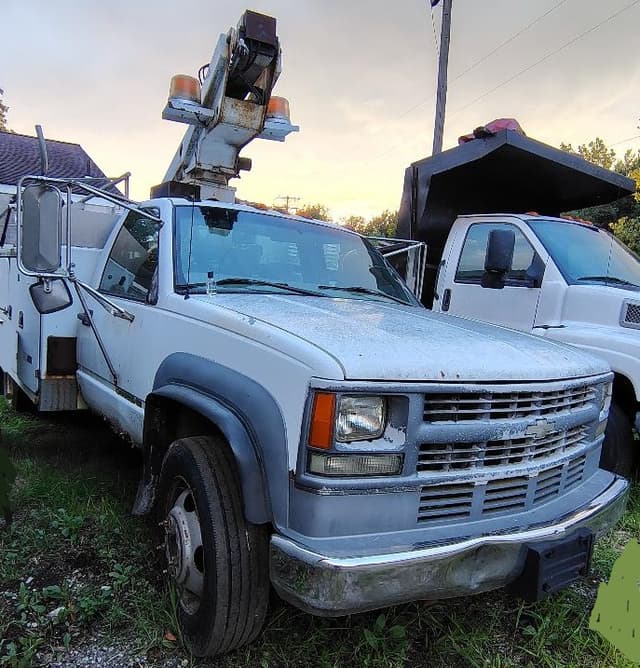 Image of Chevrolet 3500 equipment image 4