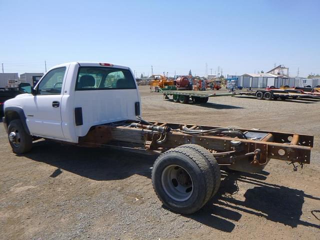 Image of Chevrolet 3500 equipment image 3