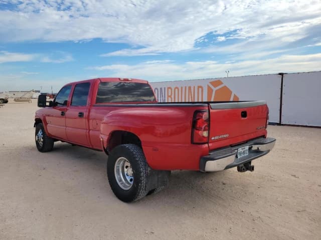 Image of Chevrolet 3500 equipment image 2