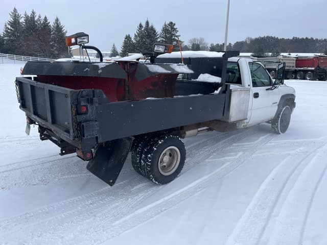 Image of Chevrolet 3500 equipment image 2