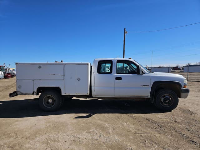Image of Chevrolet 3500 equipment image 4