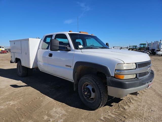 Image of Chevrolet 3500 equipment image 3