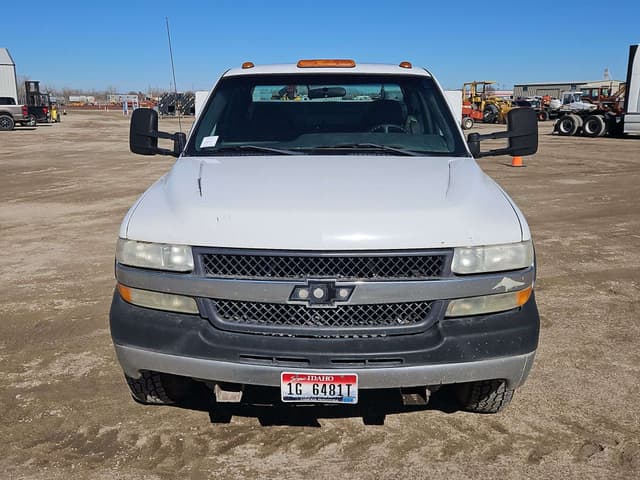 Image of Chevrolet 3500 equipment image 2