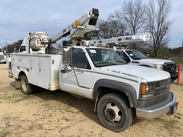 Image of Chevrolet 3500 equipment image 3