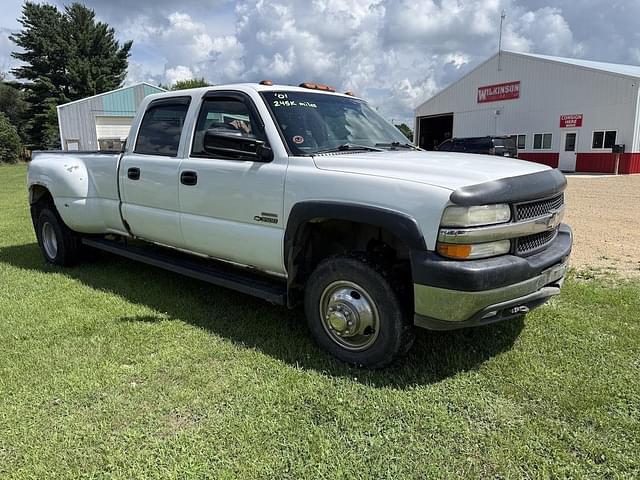Image of Chevrolet 3500HD equipment image 2