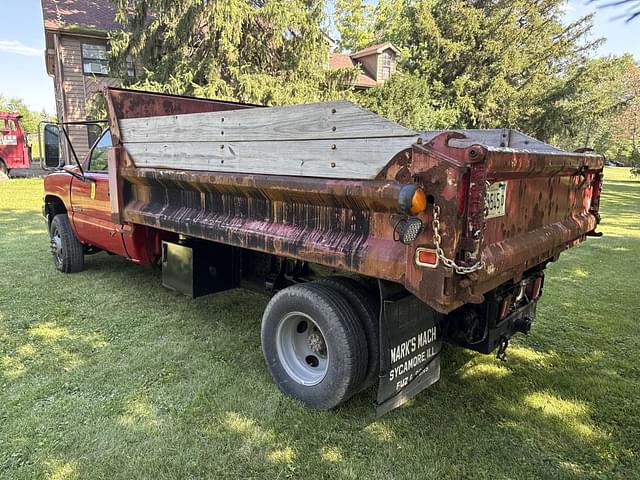 Image of Chevrolet 3500 equipment image 2