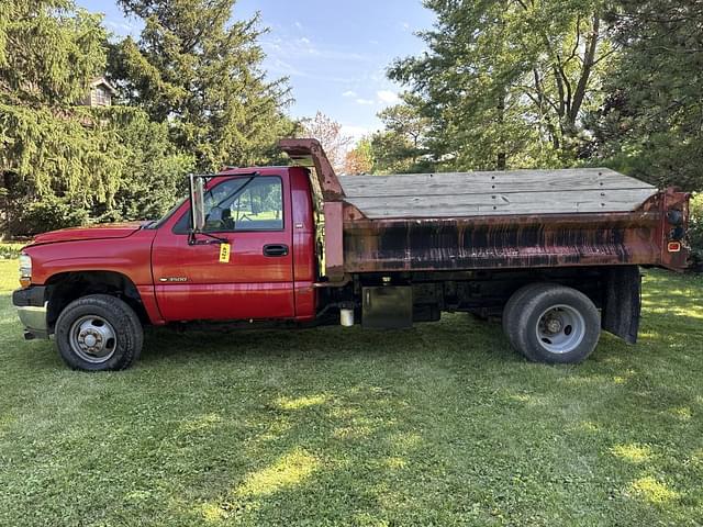 Image of Chevrolet 3500 equipment image 1