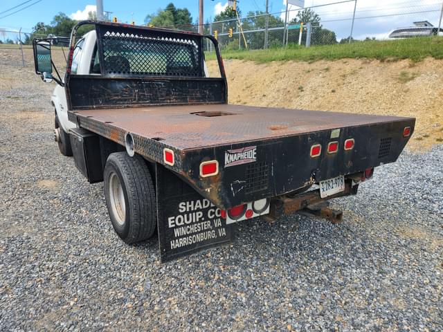 Image of Chevrolet 3500 equipment image 2