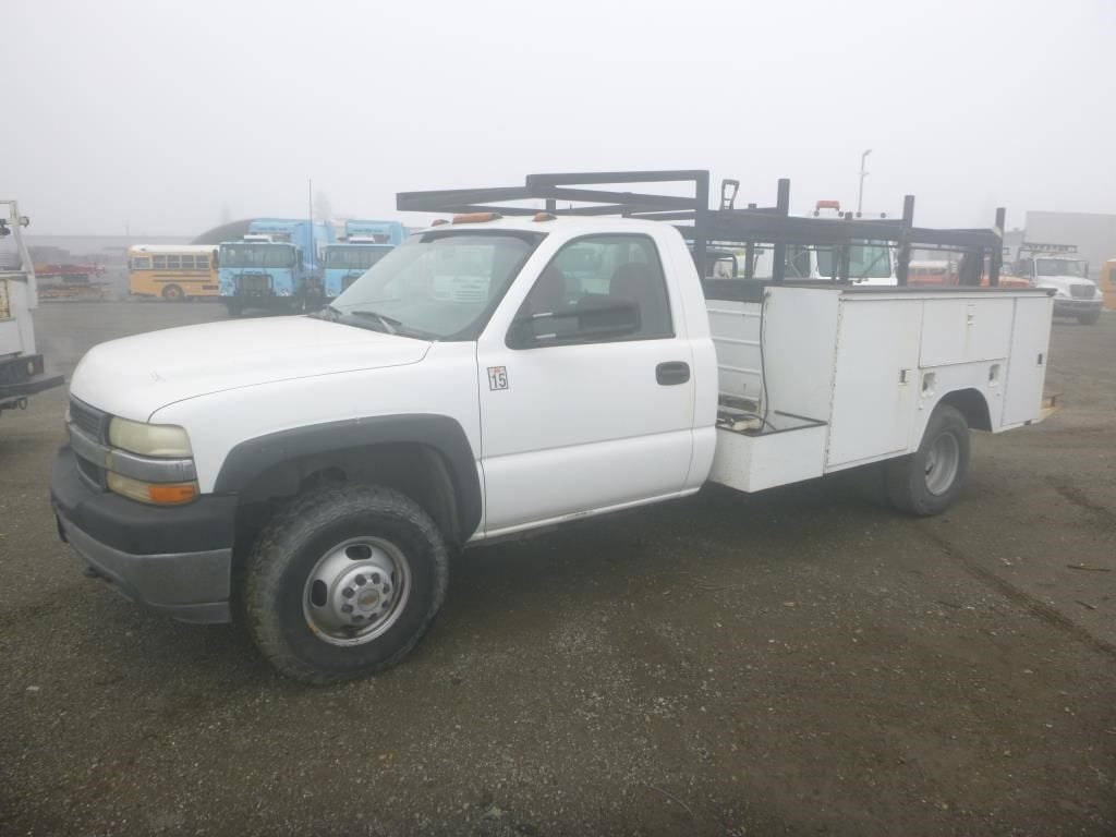 2001 Chevrolet 3500 Equipment Image0