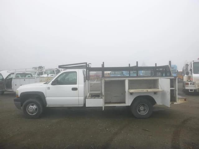 Image of Chevrolet 3500 equipment image 4