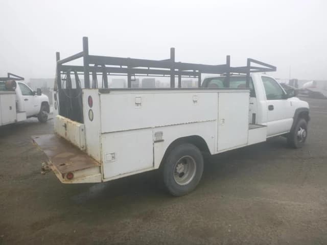Image of Chevrolet 3500 equipment image 2