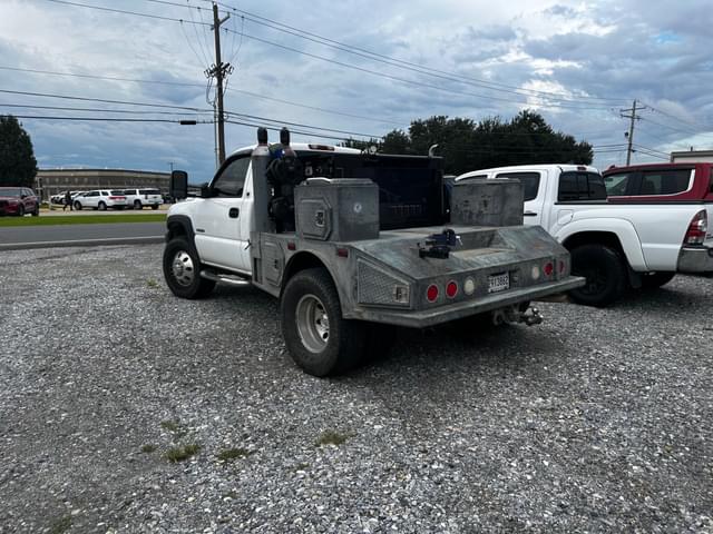 Image of Chevrolet 3500 equipment image 3
