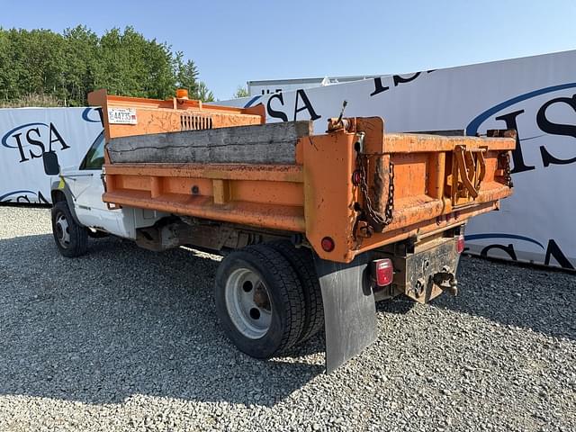 Image of Chevrolet 3500HD equipment image 2