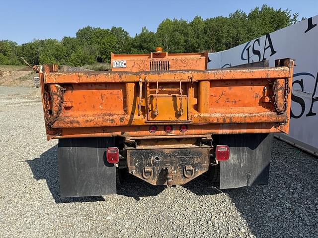 Image of Chevrolet 3500HD equipment image 3