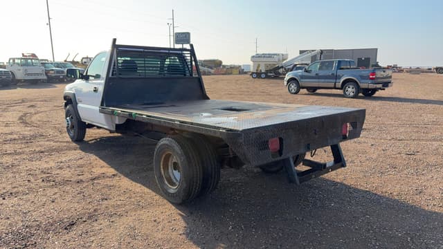 Image of Chevrolet 3500 equipment image 4