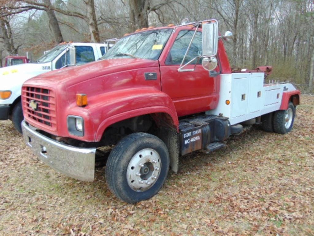 2001 Chevrolet C6500 Equipment Image0