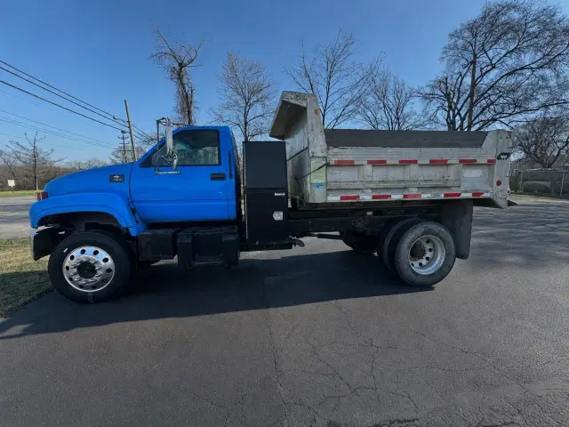 Image of Chevrolet C7500 equipment image 3