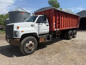 2001 Chevrolet C8500 Image