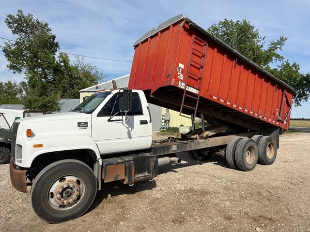 Image of Chevrolet C8500 equipment image 1