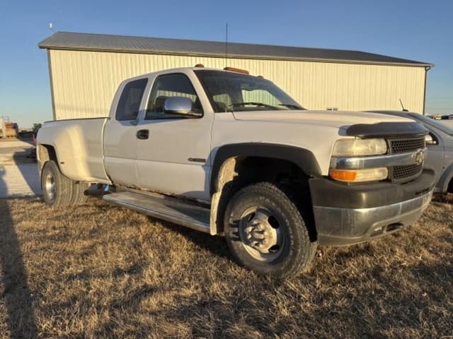 Image of Chevrolet 3500 equipment image 2