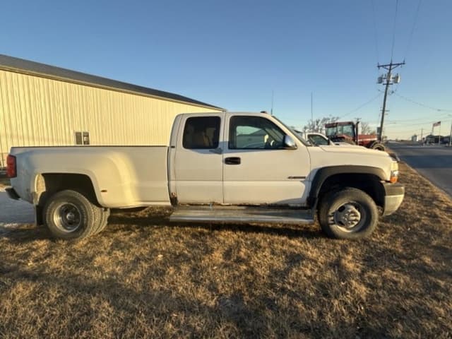 Image of Chevrolet 3500 equipment image 3