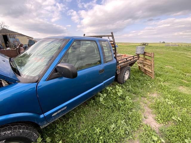 Image of Chevrolet S-10 equipment image 1