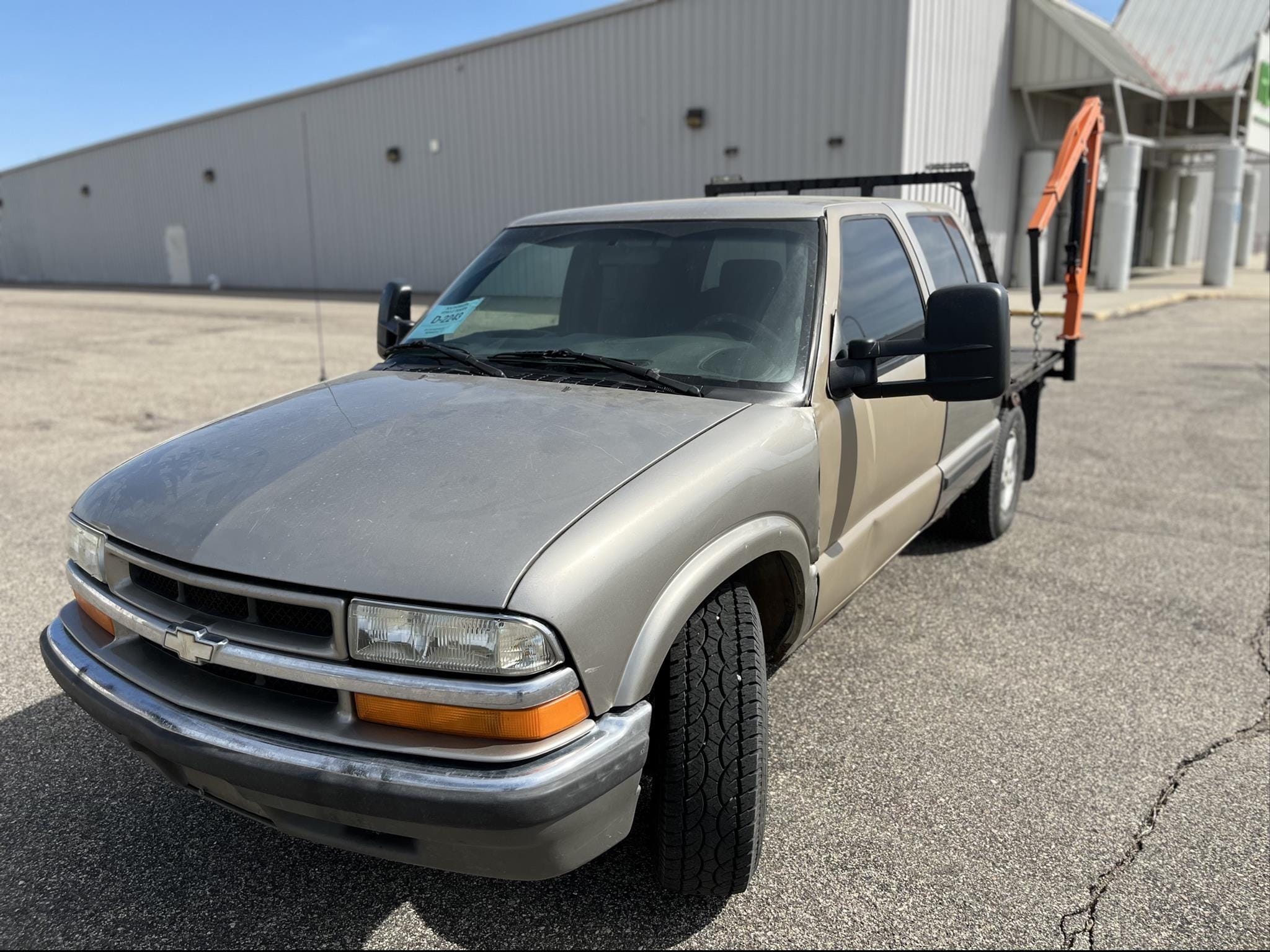 2001 Chevrolet S10 Equipment Image0