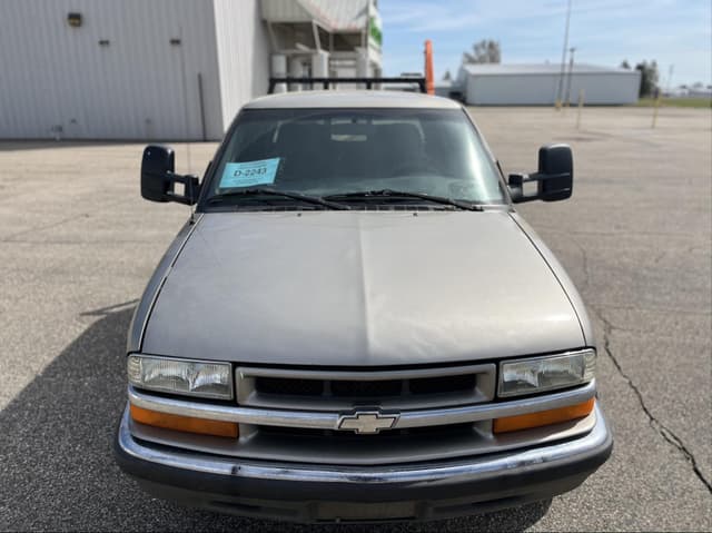 Image of Chevrolet S10 equipment image 1