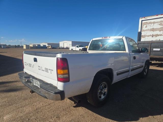 Image of Chevrolet 1500 equipment image 2