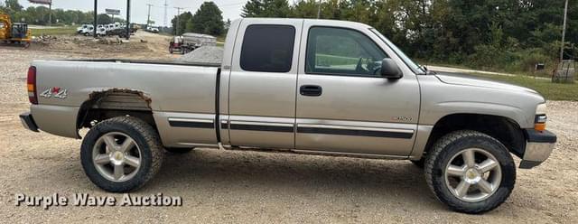 Image of Chevrolet 1500 equipment image 3