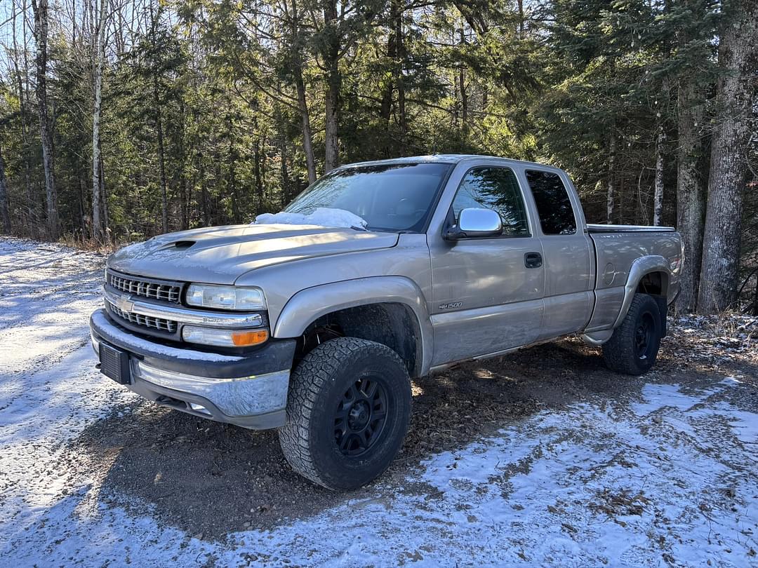 Image of Chevrolet Silverado Primary image