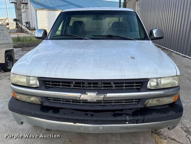 Image of Chevrolet 1500 equipment image 1