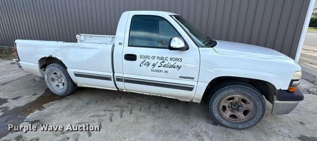 Image of Chevrolet 1500 equipment image 3
