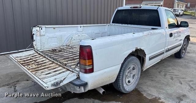 Image of Chevrolet 1500 equipment image 4