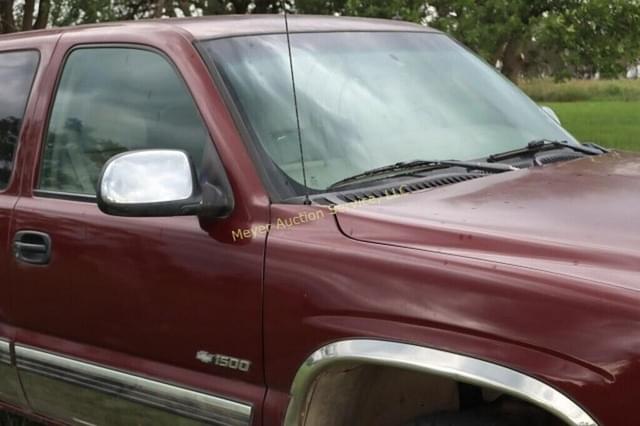 Image of Chevrolet 1500 equipment image 3