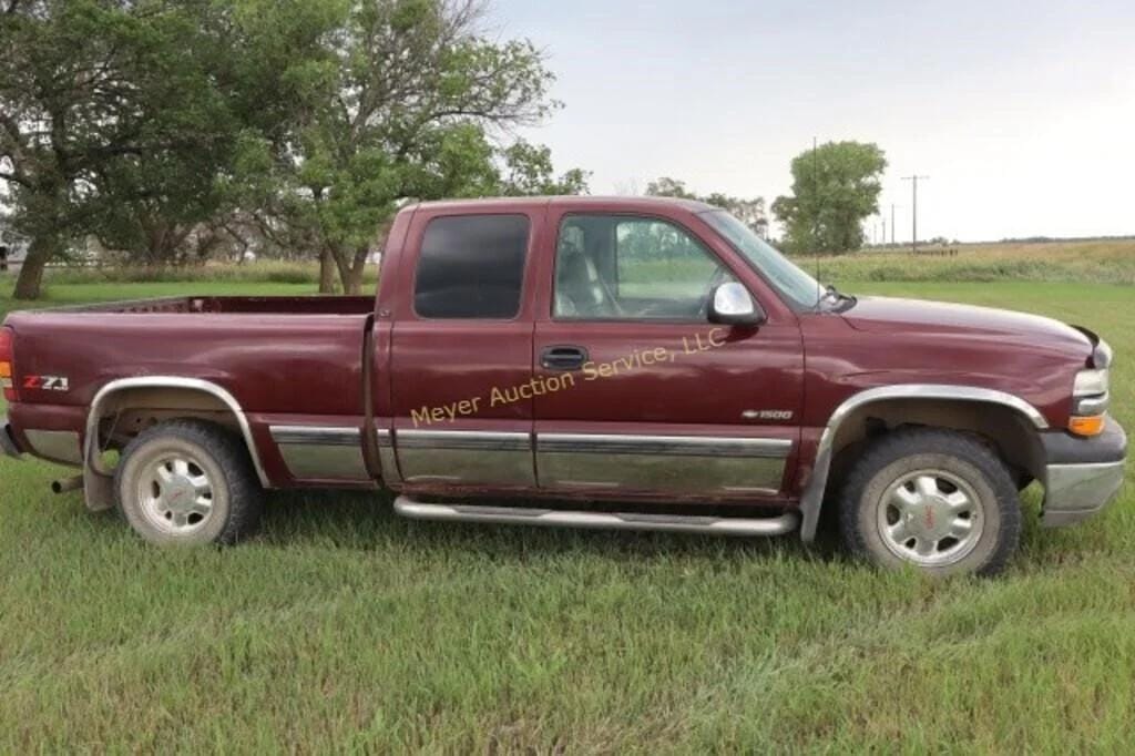 2001 Chevrolet 1500 Equipment Image0