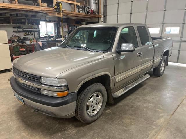 Image of Chevrolet 1500 equipment image 2