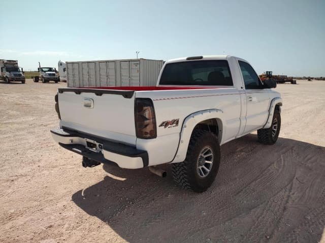 Image of Chevrolet 1500 equipment image 4