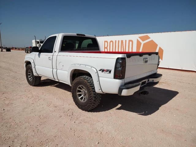 Image of Chevrolet 1500 equipment image 2